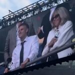 Emmanuel et Brigitte Macron assistent au concert de BTS, suscitant des réactions diverses.