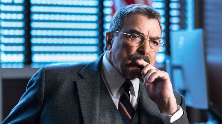 Tom Selleck critique l’annulation de Blue Bloods après deux ans d’absence de la série.