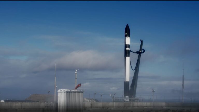 Rocket Lab interrompt le lancement d’un satellite radar d’observation de la Terre japonais.