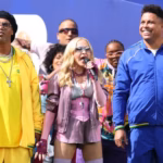Argentine : Deux légendes du football assistent au spectacle de Madonna.