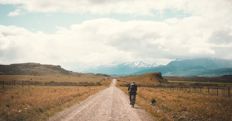 Voyage à vélo en Patagonie chilienne : un itinéraire à travers des paysages uniques