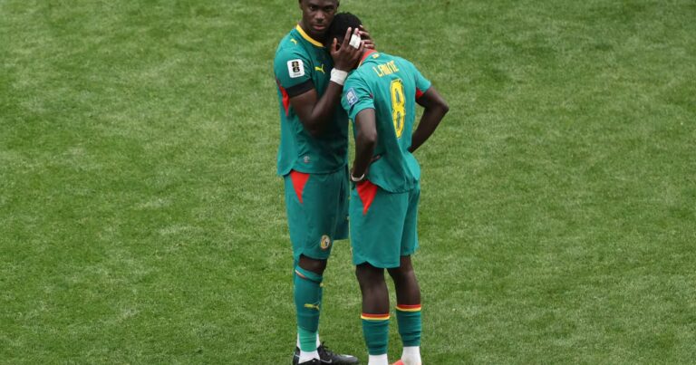 Élimination de la Coupe du monde : la presse sénégalaise critique la performance de l’équipe.