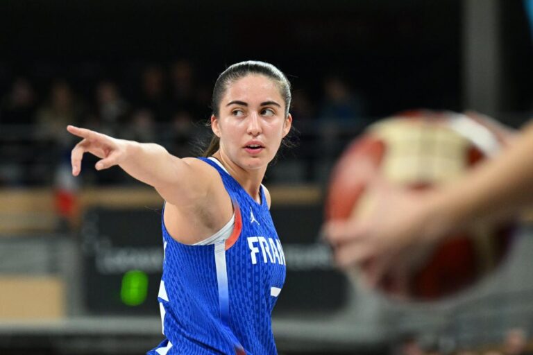 Galatasaray annonce l’arrivée de Marine Fauthoux dans son équipe de basket féminin.