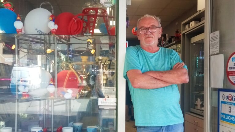 Un buraliste d’Apt offre 20 ventilateurs au foyer Rustin pour aider les résidents à se rafraîchir.
