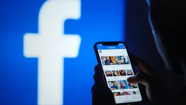 Facebook envisage de s’inspirer de TikTok pour adapter son modèle économique.