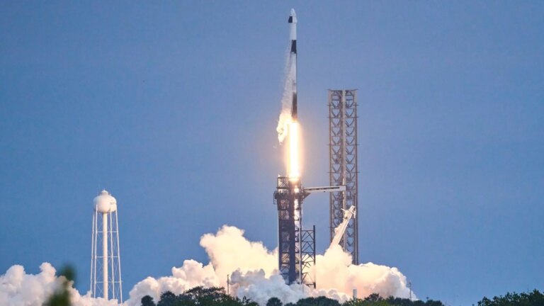 SpaceX réalise le premier lancement d’un satellite nucléaire privé au monde.