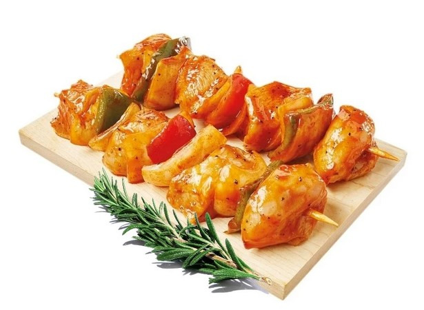 BROCHETTE DE POULET MARINE AU CURRY