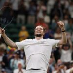 Bublik bat Tiafoe au 3e tour de Wimbledon après un tie-break intense et 9 balles sauvées.
