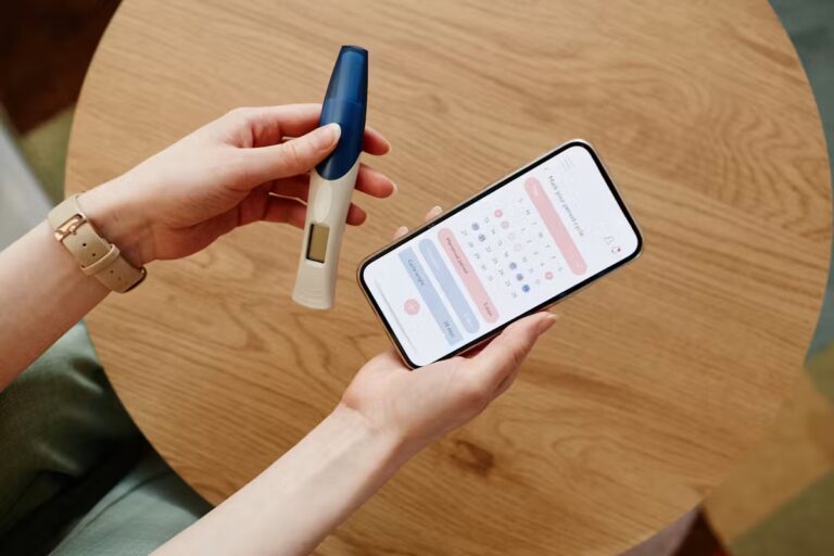 Retard de règles : les signes de grossesse à surveiller et les tests disponibles