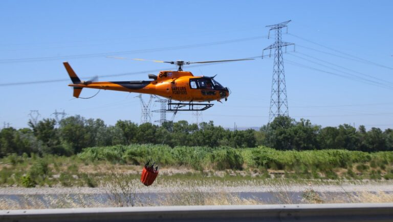 Hélicoptère des pompiers engagé sur deux feux à Sainte-Cécile-les-Vignes et L’Isle-sur-la-Sorgue