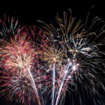 Feux d&rsquo;artifice du 14 juillet : plusieurs événements annulés en raison de conditions météorologiques.