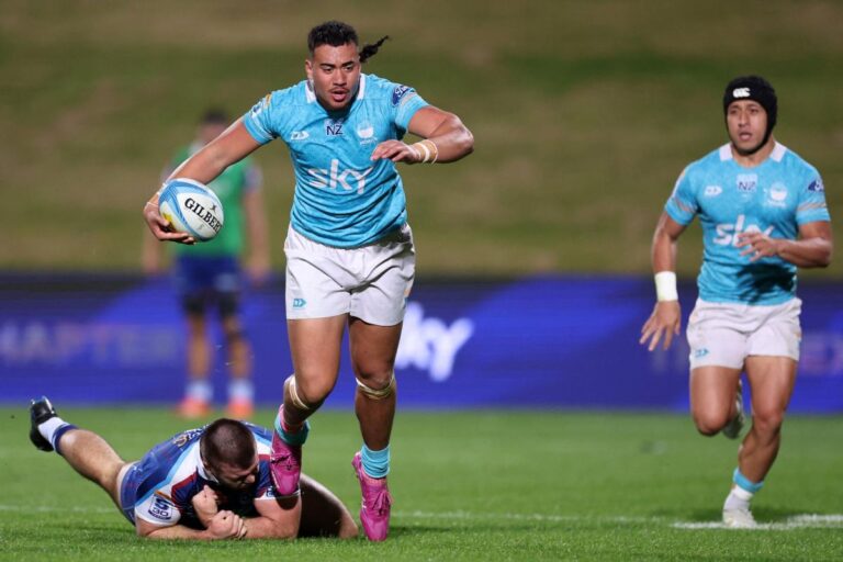 Israel Leota rejoint le Stade Français, renforçant l’effectif pour la saison à venir.