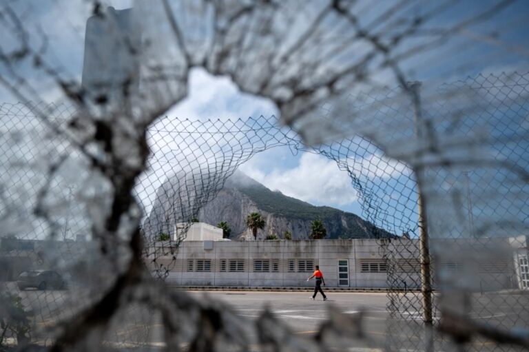 Gibraltar met fin aux contrôles à la frontière, entraînant des changements pour les voyageurs.