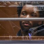 D4vd, chanteur américain, jugé pour le meurtre et le démembrement d&rsquo;une adolescente.
