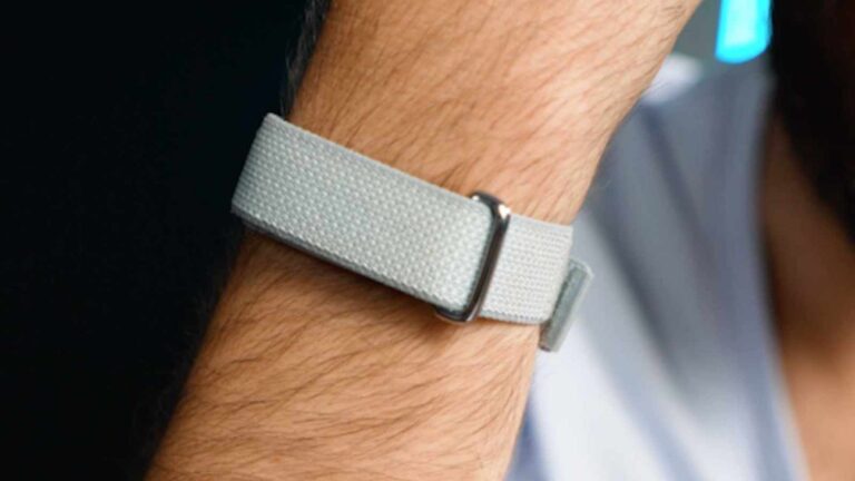 Apple Watch et Google Fitbit Air : tensions croissantes sur le marché des montres connectées.