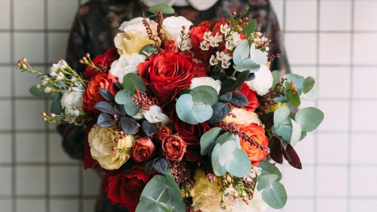 Les significations des fleurs selon les occasions : guide pour offrir en France.