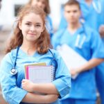 Formation des soignants : enjeux face aux canicules et aux déserts médicaux en France