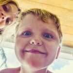 Séparer les fratries pendant les vacances : avis d&rsquo;un psy et de parents sur les conséquences.