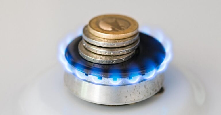 Flambée des prix du gaz : une hausse des acomptes mensuels envisagée pour les consommateurs.