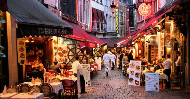 Les politiques pourraient être exclues des restaurants à Bruxelles, selon le secteur Horeca.