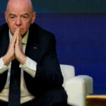 Gianni Infantino défend son bilan du Mondial 2026 face aux critiques internationales.