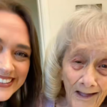Une femme change de vie pour devenir l&rsquo;aidante de sa grand-mère atteinte d&rsquo;Alzheimer.
