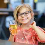 Consommation de boissons sucrées durant l’enfance liée à une augmentation de la pression artérielle adulte.