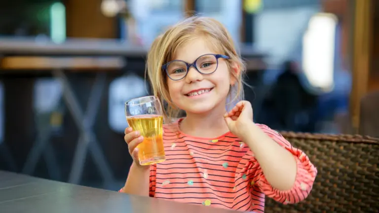 Consommation de boissons sucrées durant l’enfance liée à une augmentation de la pression artérielle adulte.