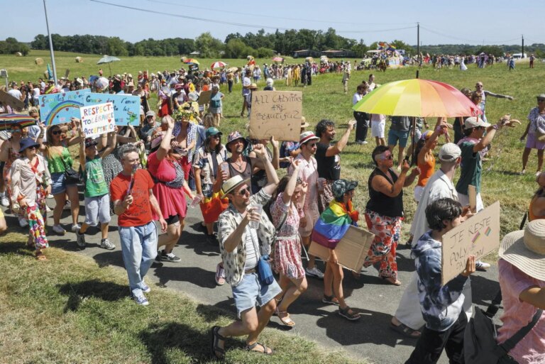 Dordogne : une Pride rurale soulève des questions sur l’ouverture et la tolérance.