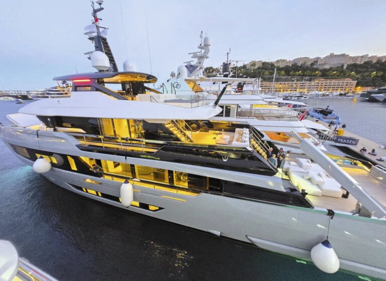 Agressions sexuelles et abus au travail : équipages de yachts sous pression des super-riches