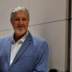 Hervé Menchon, élu à Marseille, porte plainte contre le RN pour antisémitisme.