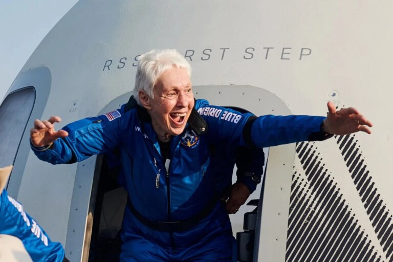 Wally Funk, aviatrice et astronaute américaine, décède à 87 ans.