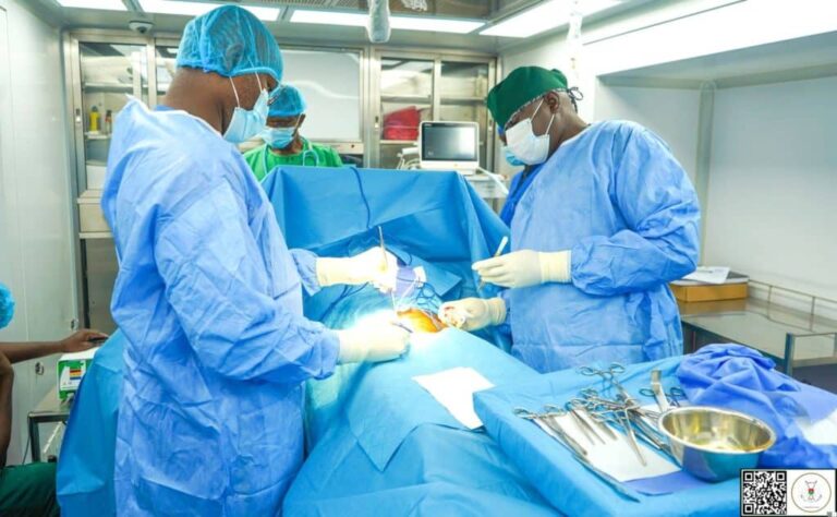 L’armée déploie un hôpital de campagne à Fada N’Gourma pour les populations vulnérables.
