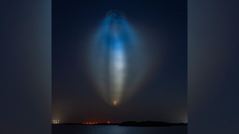 SpaceX launch produces colorful ‘jellyfish’ effect visible in night sky