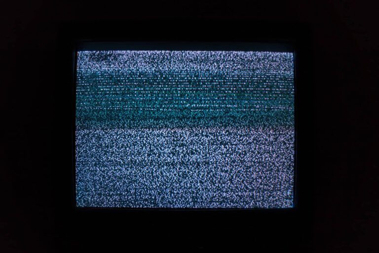 La lumière du Big Bang observée à la télévision sans en connaître la provenance