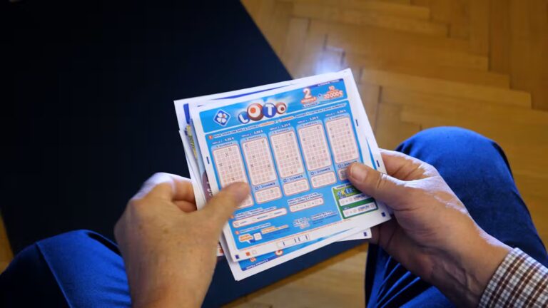 Loto : un homme gagne 13 millions d’euros grâce aux numéros de sa mère décédée.