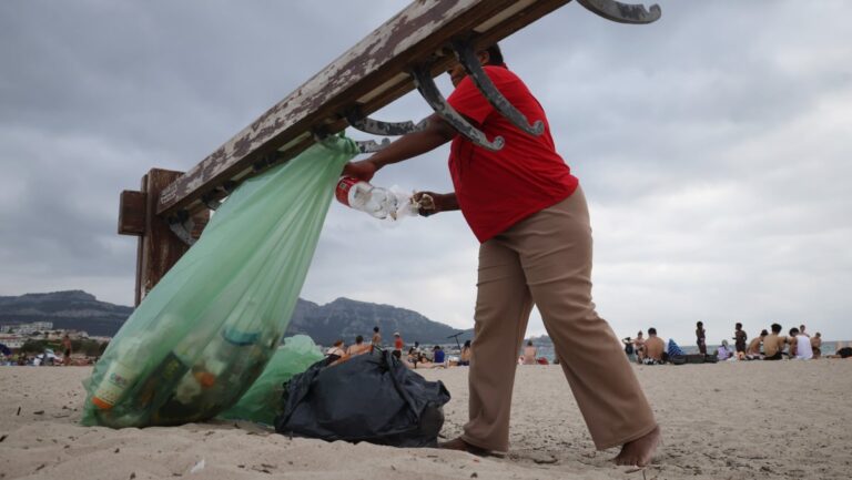 Marseille confrontée à l’augmentation des déchets plastiques et métalliques cet été