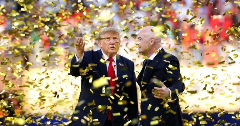 Donald Trump critique la Coupe du Monde 2026 et suscite des réactions divergentes.