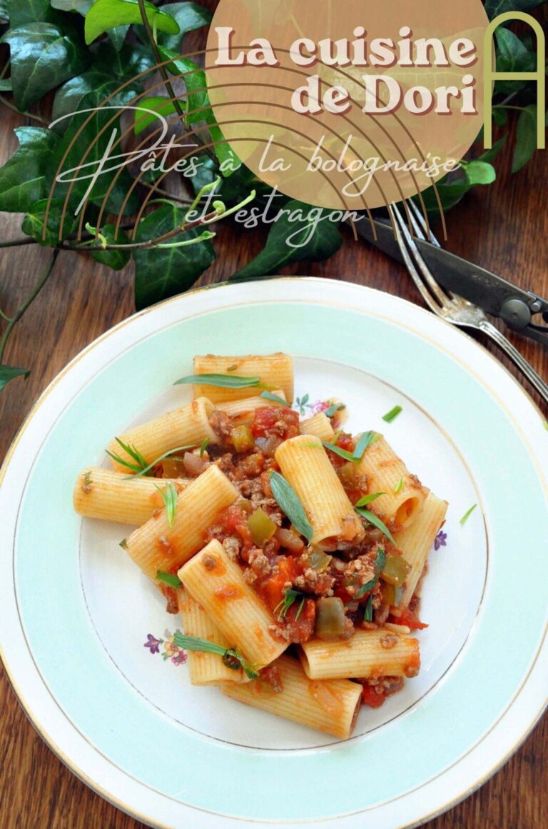 Rigatoni à la bolognaise et estragon : une recette traditionnelle revisitée en Italie.