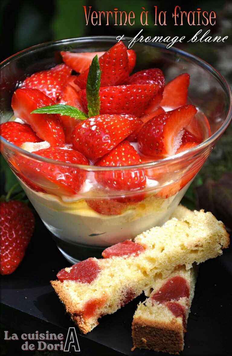 Verrines à la fraise et fromage blanc : une recette simple pour les amateurs de desserts frais.