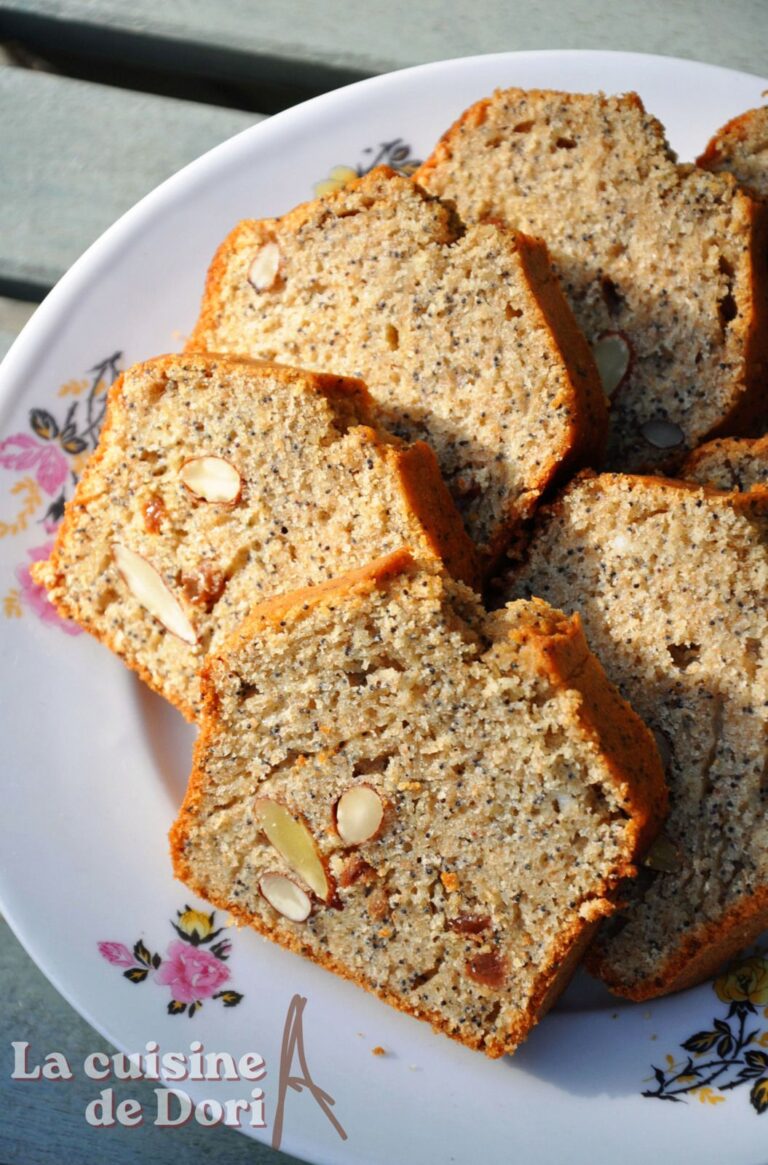 Cake aux graines de pavot, raisins secs et amandes : une recette traditionnelle revisité.
