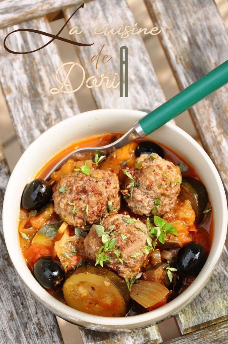 Boulettes de viande et ratatouille aux épices asiatiques : un mélange culinaire innovant.