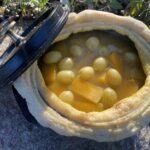 Daube de légumes d&rsquo;hiver aux épices douces et raisins frais : une recette traditionnelle revisitée.