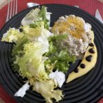 Tartare d&rsquo;espadon et mangue : une recette innovante de KANISETTE pour la gastronomie maritime