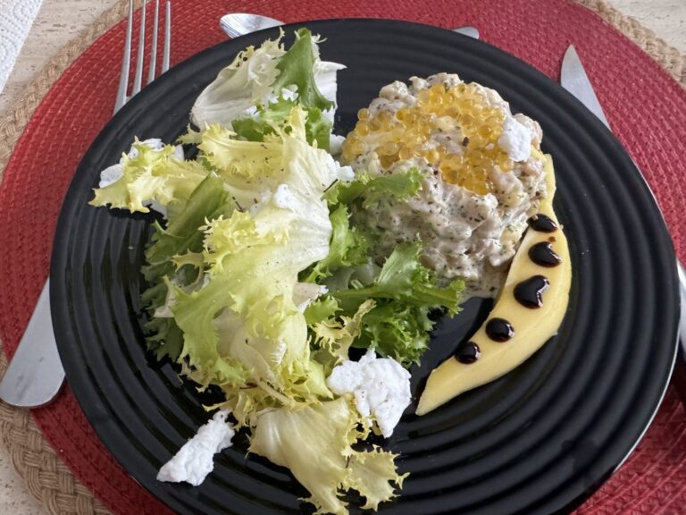 Tartare d’espadon et mangue : une recette innovante de KANISETTE pour la gastronomie maritime