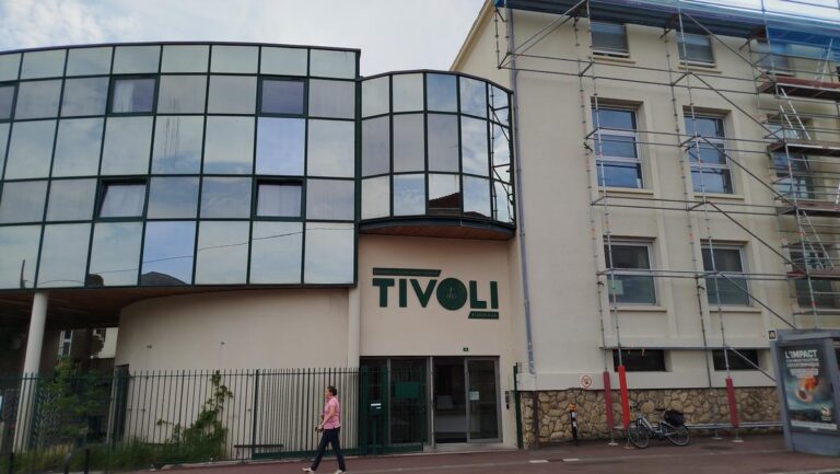Fermeture de l’internat de Tivoli à Bordeaux dans un climat social tendu chez le personnel non enseignant.