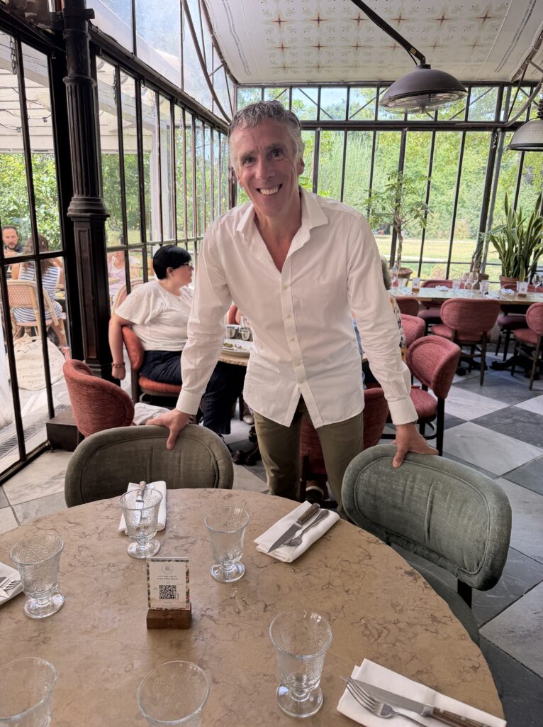 Gilles Pudlowski analyse les tendances culinaires en France et leurs implications sectorielles.