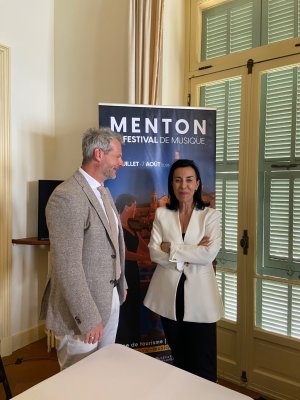Festival de Menton : la transmission des traditions face aux nouvelles ambitions culturelles.