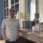 LightFall surprend les libraires par sa capacité à attirer un large public.