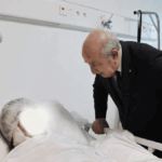 Tebboune visite les blessés de l&rsquo;incendie de l&rsquo;orphelinat d&rsquo;Alger après son retour d&rsquo;Allemagne